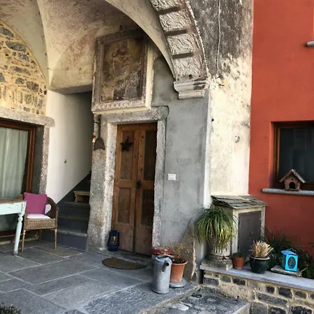 Ca Del Mecolo Di * Castiglione dʼIntelvi